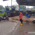 Sejumlah personel BPBD Kota Tangerang disiagakan di titik rawan banjir