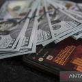 Dolar AS melemah meski ada data ekonomi yang lebih baik