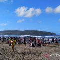 Satuan Polairud Pangandaran ingatkan wisatawan patuhi rambu di pantai