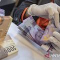 Kurs rupiah melemah jadi Rp15.185 per dolar AS kendati sempat menguat