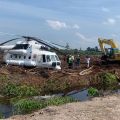 Cuaca buruk, helikopter BNPB mendarat di area terbuka