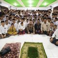 Ganjar Pranowo sowan ke KH Abdurrahman Ibnu Ubaidillah di Ponpes Dar Al Tauhid Cirebon