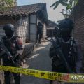 Kronologi Densus 88 tangkap lima terduga teroris di Boyolali dan Sukoharjo