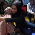 Ketua TP PKK Kalteng serahkan bantuan untuk korban kebakaran di Palangka Raya