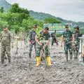 TNI tanam 3.000 bibit mangrove di Pantai Amahami Bima NTB