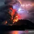 Badan Geologi pantau gunung di dekat Gunung Ruang secara intensif
