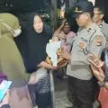 Tega!! Bayi baru lahir dibuang orang tuanya di teras ruko kawasan Lotim
