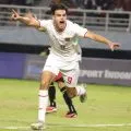 Pemain Jens Raven memilih menjadi striker tak egois
