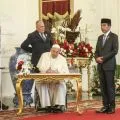 Paus Fransiskus sebut pembukaan UUD 1945 sesuai dengan moto kunjungannya ke Indonesia