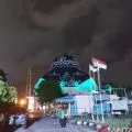 Hujan disertai angin kencang landa Kota Batam, pohon-pohon tumbang