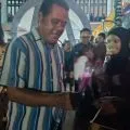 HMI Kota Jayapura bagi bunga untuk umat Kristiani GKI Pniel Kotaraja