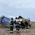Sejumlah lubang pada puing pesawat Azerbaijan Airlines picu spekulasi