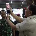 Presiden Prabowo sapa prajurit bertugas di Papua pada tahun baru
