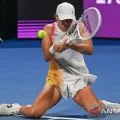 Petenis Iga Swiatek kalahkan Rybakina di Qatar Open