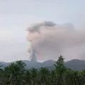 Gunung Dukono erupsi setinggi 2.000 meter