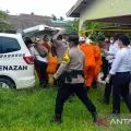 Polres Natuna dan KPP evakuasi mayat di Ranai Darat