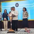 Prabowo asks ministers to simplify textile licensing
