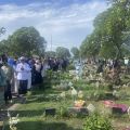 Umat Hindu ikut ziarah di Makam Muslim Wanasari saat Idul Fitri