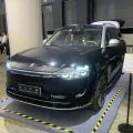 Mengunjungi pabrik mobil listrik di negara China