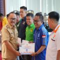 Pemprov Sulbar serahkan bantuan Rp2,2 miliar kepada parpol