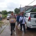 Polisi dan buruh gelar bakti sosial memperingati May Day di Batam