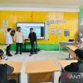 Presiden Prabowo saksikan demonstrasi pembelajaran teknologi smart board