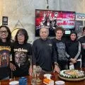 Penyanyi Nicky Astria dan Ikang Fawzi bergabung di konser God Bless