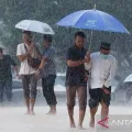 BMKG memprakirakan mayoritas wilayah Indonesia diguyur hujan pada Sabtu