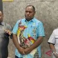 Pemkab Yahukimo serahkan Rp1 miliar bantu penanganan banjir di Jayawijaya