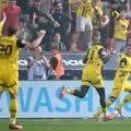 Dortmund jaga peluang ke Liga Champions setelah tundukkanLeverkusen 4-2