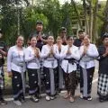 Pecalang wanita hadir di Bali awasi busana pengunjung pura