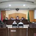 Terdakwa korupsi shelter tsunami Lombok Utara menangis saat bacakan pledoi