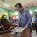Wamenkomdigi minta sekolah perkuat literasi digital anak Papua