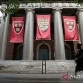 Trump tangguhkan penerimaan bagi para mahasiswa asing di Harvard