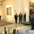 Megawati diapit Prabowo dan Gibran saat Upacara Harlah Pancasila