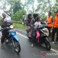 Gunung Raung erupsi dengan kolom abu capai 1.000 meter