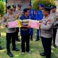 Polres Natuna beri 700 paket sembako kepada warga sambut hari bhayangkara