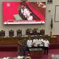 Amsakar sahkan Perda dorong pemanfaatan transportasi massal