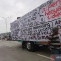 Ratusan sopir truk demo tuntut revisi aturan ODOL di Jateng