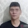 Polisi menyita enam video syur sesama jenis dari kasus pemerasan artis sinetron