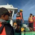 Tim SAR gabungan evakuasi empat penumpang perahu motor di perairan Banggai Laut