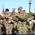 TNI dan prajurit Prancis kompak pamerkan Tari Pacu Jalur di Paris