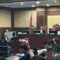 Tom Lembong divonis 4,5 tahun penjara terkait korupsi kasus impor gula