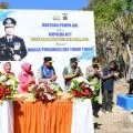 Kapolda serahkan satu pompa air kepada warga eks pengungsi Timor Timur