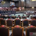 MK segera memutus perkara uji formil UU TNI dan UU BUMN