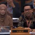 Sidang Pleno MK berubah jadi ruang karaoke saat pengujian UU Hak Cipta