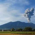 Gunung Marapi erupsi setinggi 1,6 kilometer