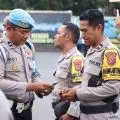 Anggota polisi diharapkan menjadi contoh yang baik di tengah masyarakat