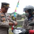Polres Lingga bagikan ratusan bendera sambut HUT RI