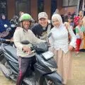 Pemengaruh Singapura, Kai Emilio berikan motor baru pada seorang pengemudi ojol di Batam